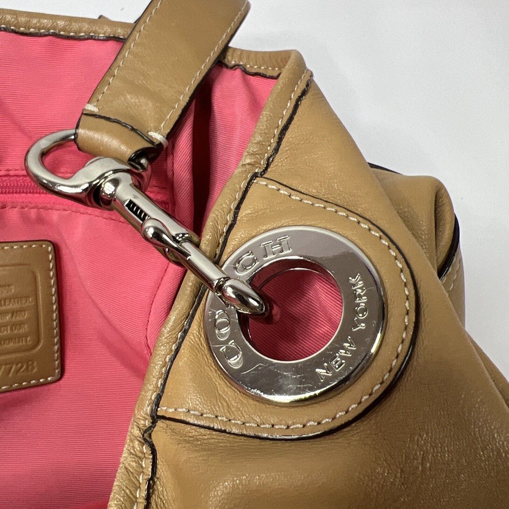 Authentic COACH 27728 Hadley Leather Duffle - Picture 7 of 10